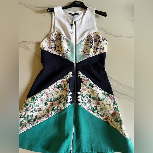 BCBG MaxAzria
Navy Green Flower Print Sleeveless Dress - Picture 1 of 5